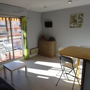 https://studio-spacieux-proche-plage-wi-fi-climatisation.fr-provencehotel.com